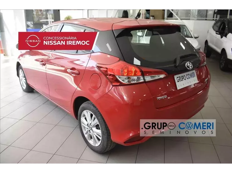 Toyota Yaris Vermelho 1