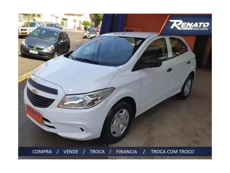 Chevrolet Onix Branco 4