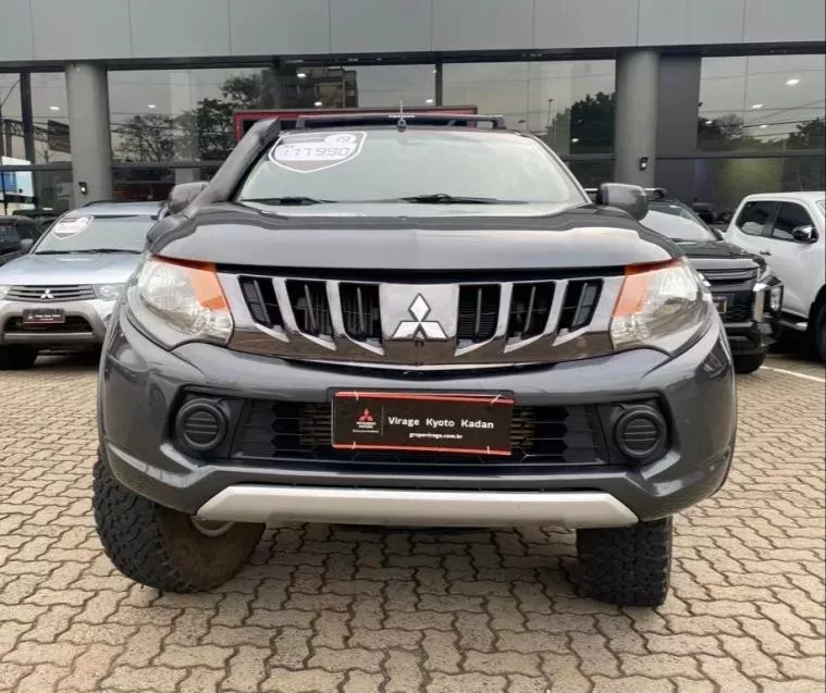 Mitsubishi L200 Triton Cinza 12