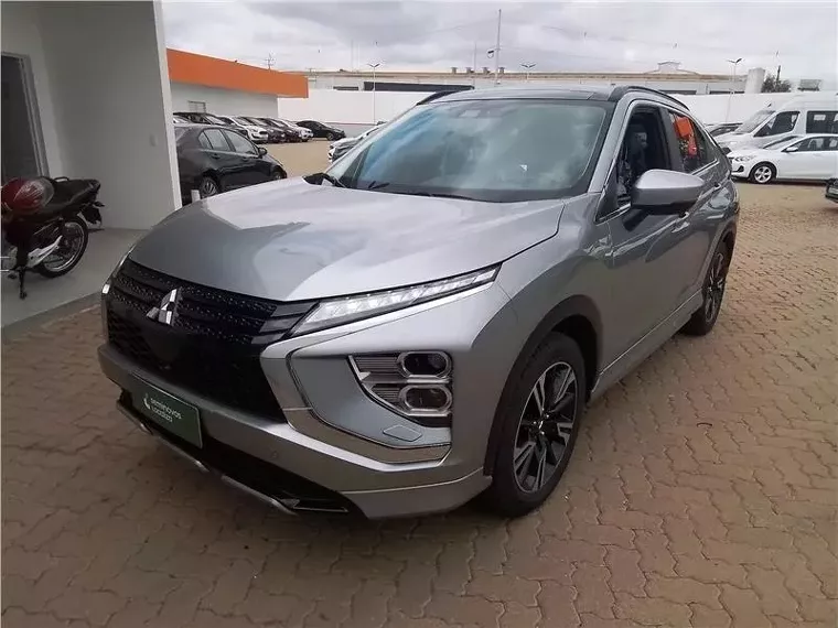 Mitsubishi Eclipse Cross Prata 11