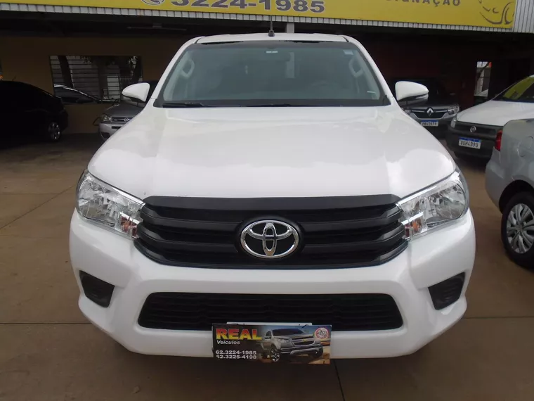 Toyota Hilux Branco 1