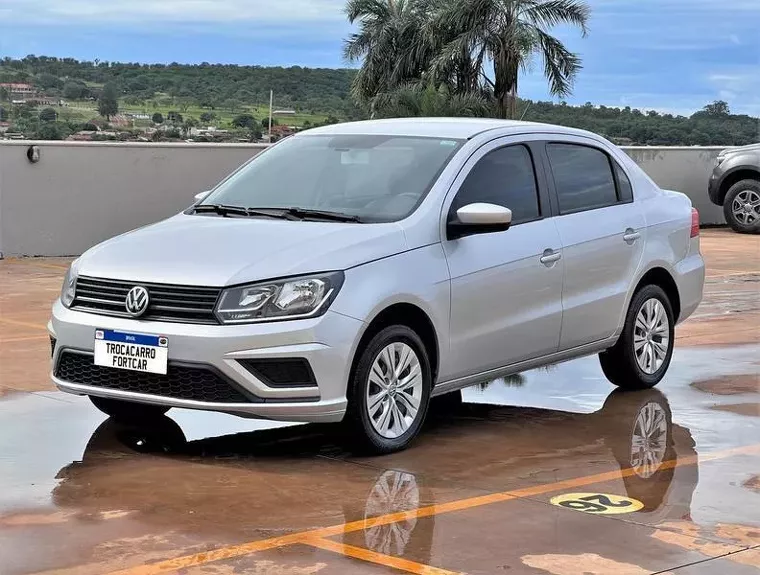 Volkswagen Voyage Prata 14