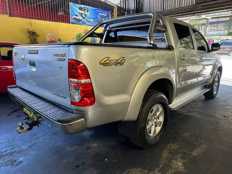 Toyota Hilux Prata 5