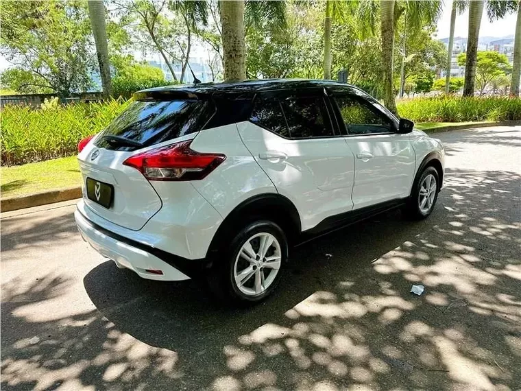 Nissan Kicks Branco 2