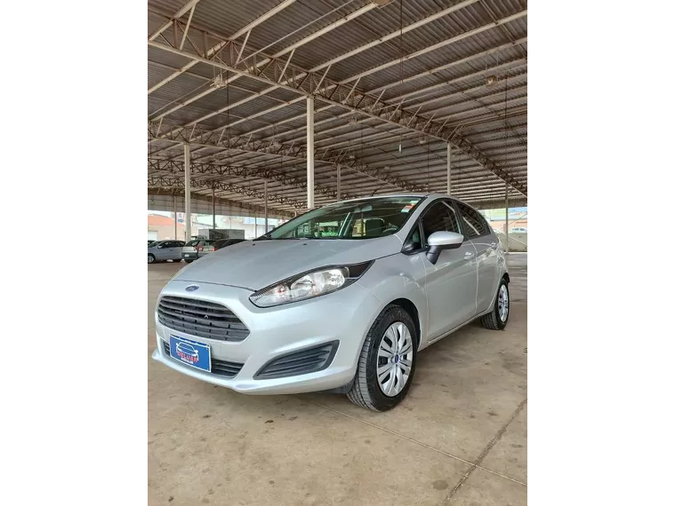 Ford Fiesta Prata 5