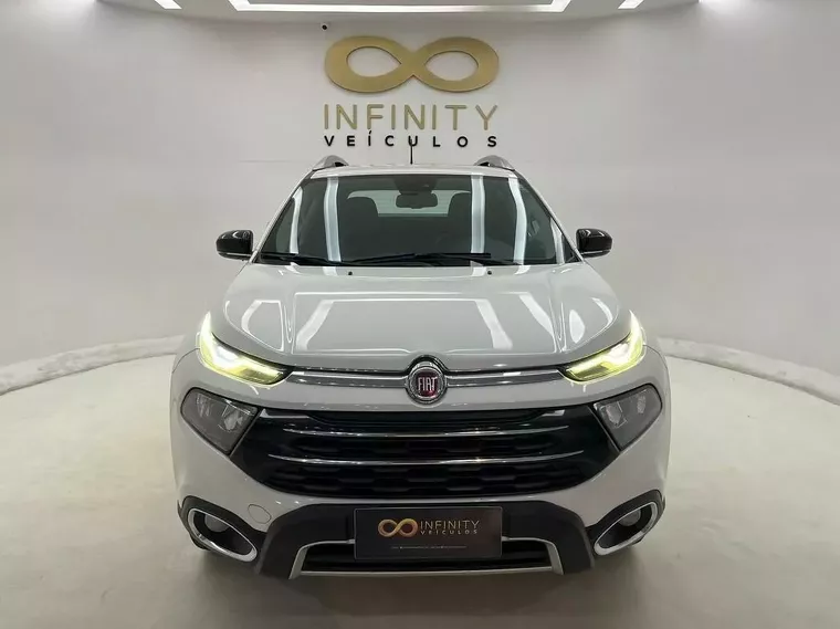 Fiat Toro Branco 13