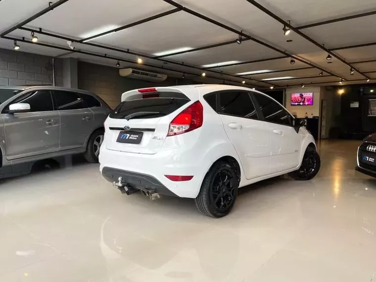 Ford Fiesta Branco 14