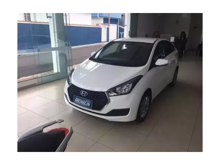 Hyundai HB20S Branco 3