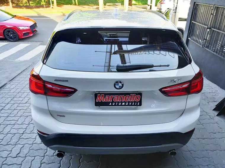 BMW X1 Branco 7