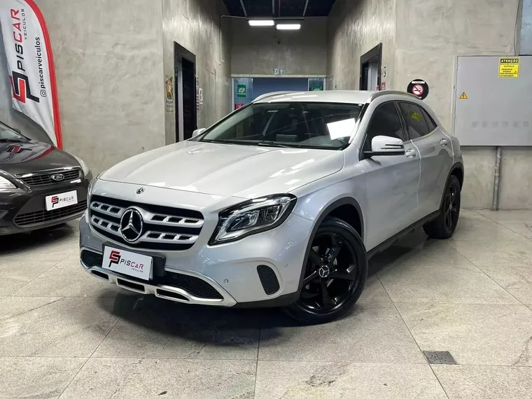 Mercedes-benz GLA 200 Prata 1