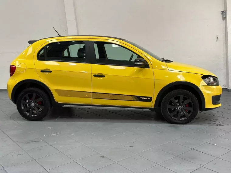 Volkswagen Gol Amarelo 2