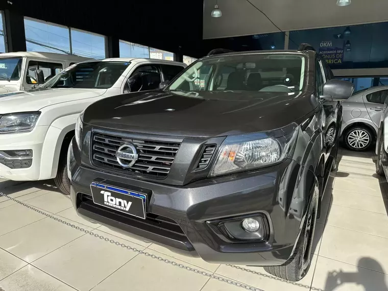 Nissan Frontier Preto 1