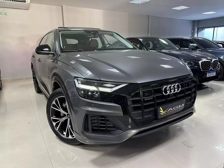 Audi Q8 Cinza 5