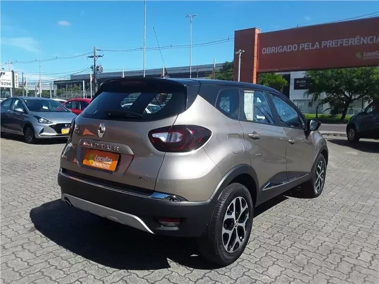 Renault Captur Bronze 9