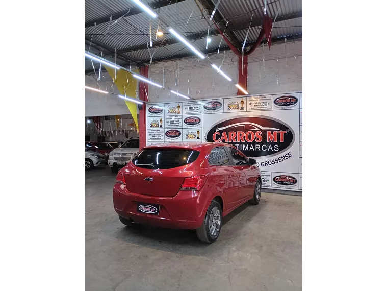 Chevrolet Onix Vermelho 5