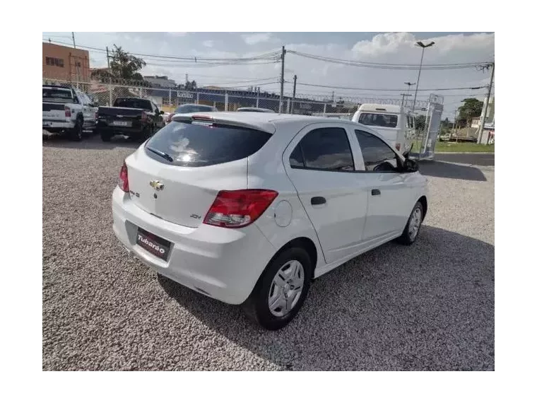 Chevrolet Onix Branco 7