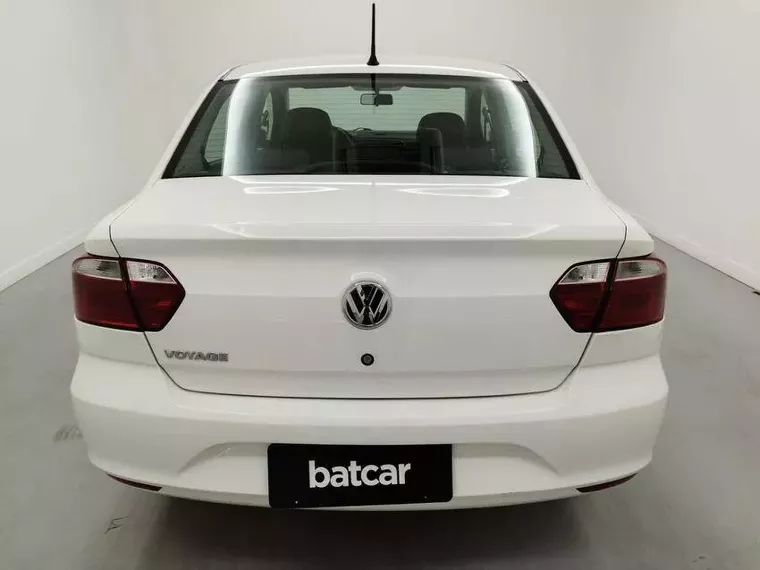 Volkswagen Voyage Branco 3