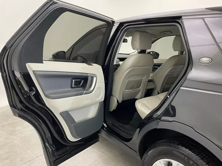 Land Rover Discovery Sport Preto 15