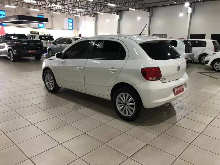 Volkswagen Gol Branco 10