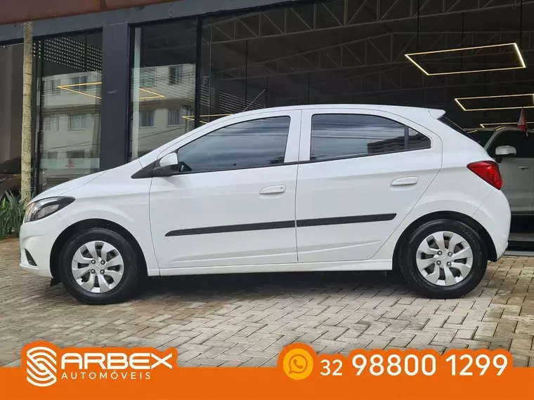 Chevrolet Onix Branco 13