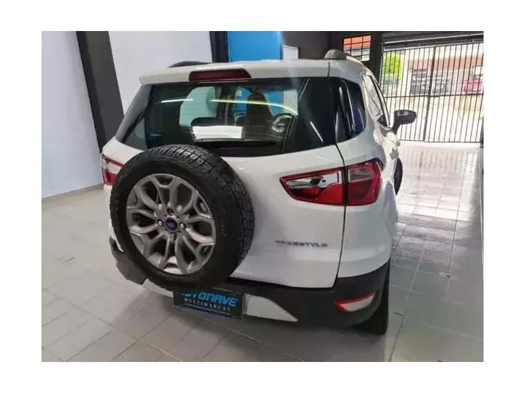 Ford Ecosport Branco 3