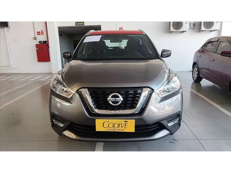 Nissan Kicks Cinza 10