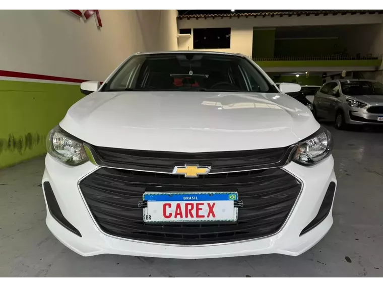 Chevrolet Onix Branco 4