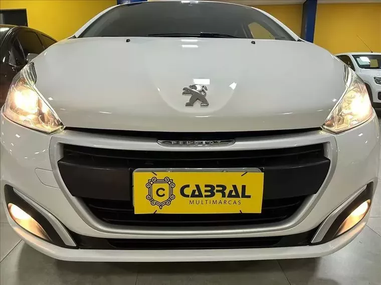 Peugeot 208 Branco 8