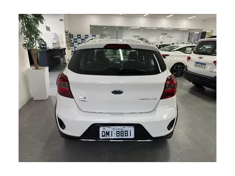 Ford KA Branco 9