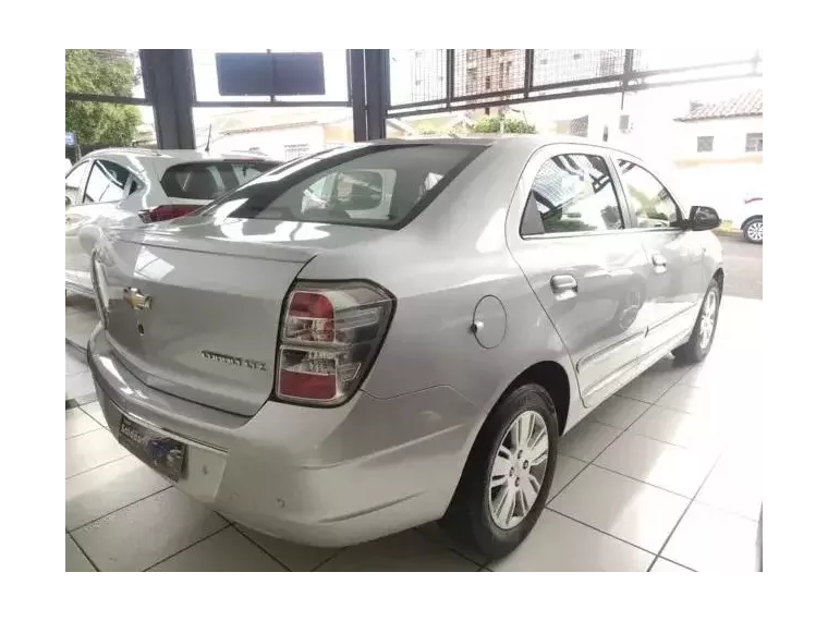 Chevrolet Cobalt Prata 4