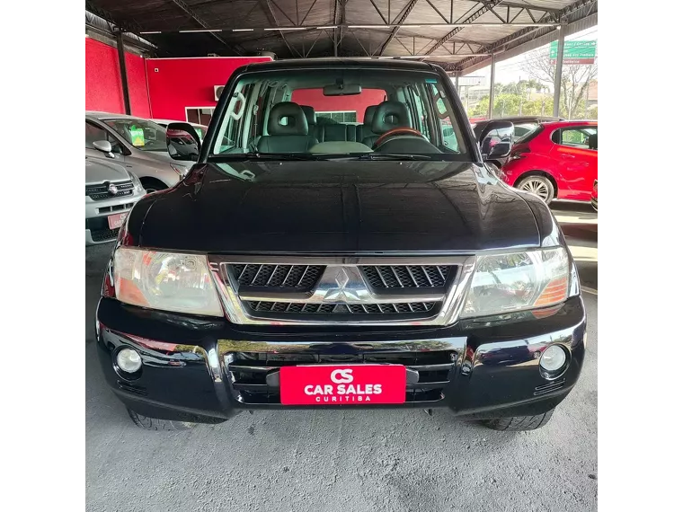 Mitsubishi Pajero Preto 1