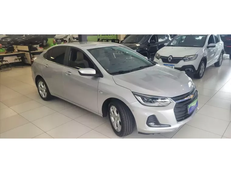 Chevrolet Onix Cinza 8