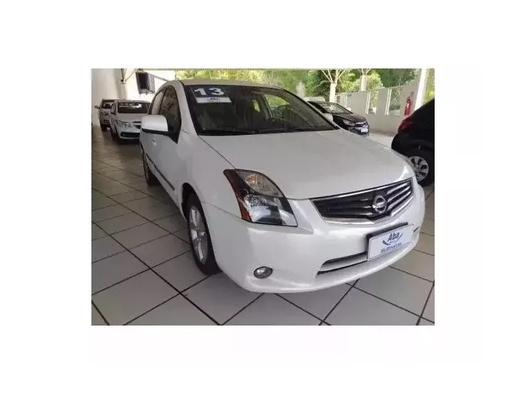 Nissan Sentra Branco 4