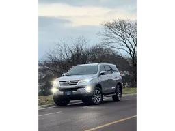 Toyota Hilux SW4