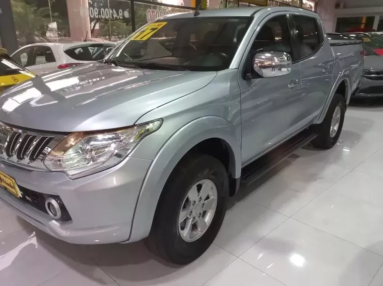 Mitsubishi L200 Triton Prata 9