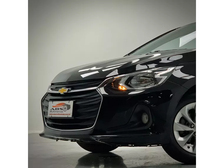 Chevrolet Onix Preto 3