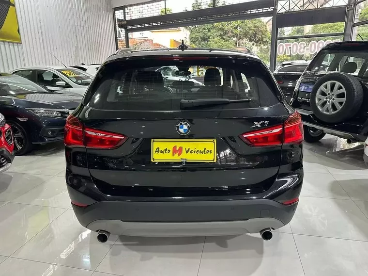 BMW X1 Preto 7