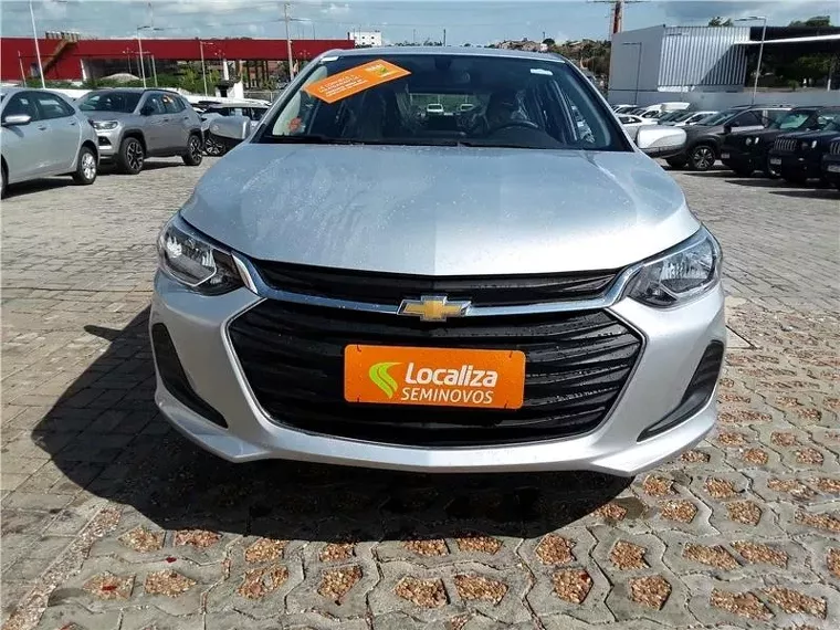 Chevrolet Onix Prata 4