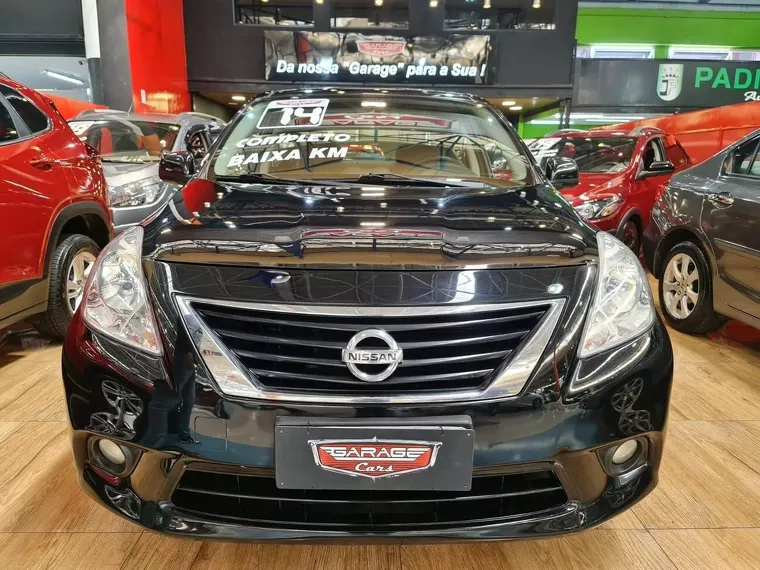 Nissan Versa Preto 3