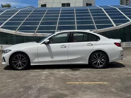 BMW 320i