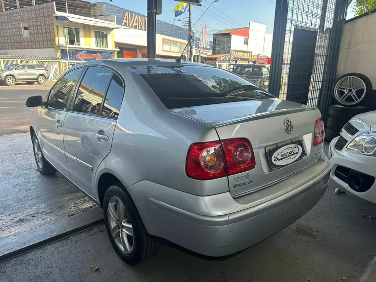 Volkswagen Polo Sedan Prata 5