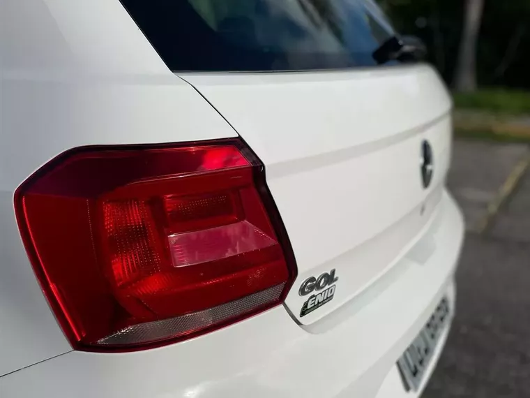 Volkswagen Gol Branco 9