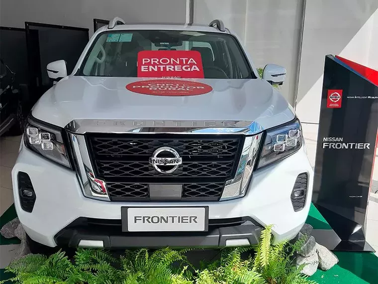 Nissan Frontier Branco 15