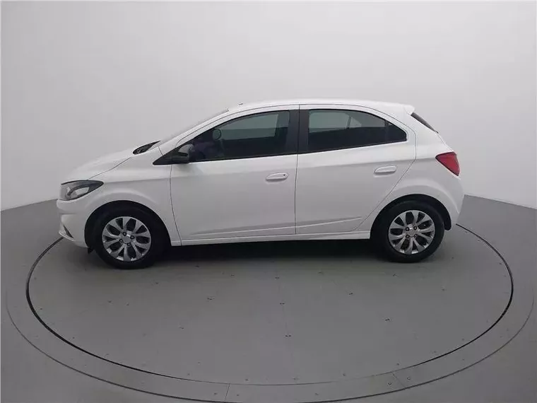 Chevrolet Onix Branco 1