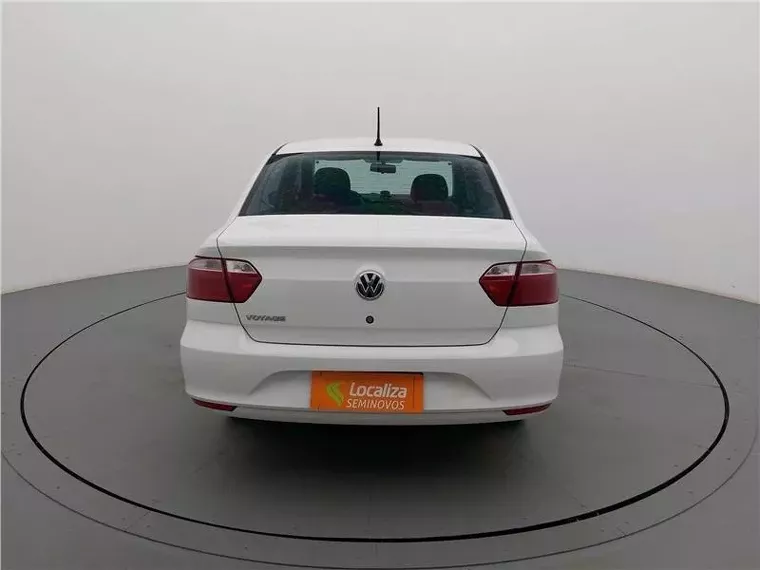 Volkswagen Voyage Branco 13