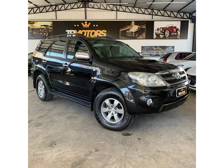 Toyota Hilux SW4 Preto 12