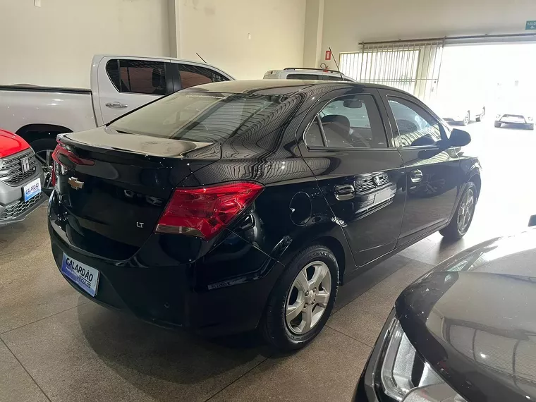 Chevrolet Prisma Preto 7