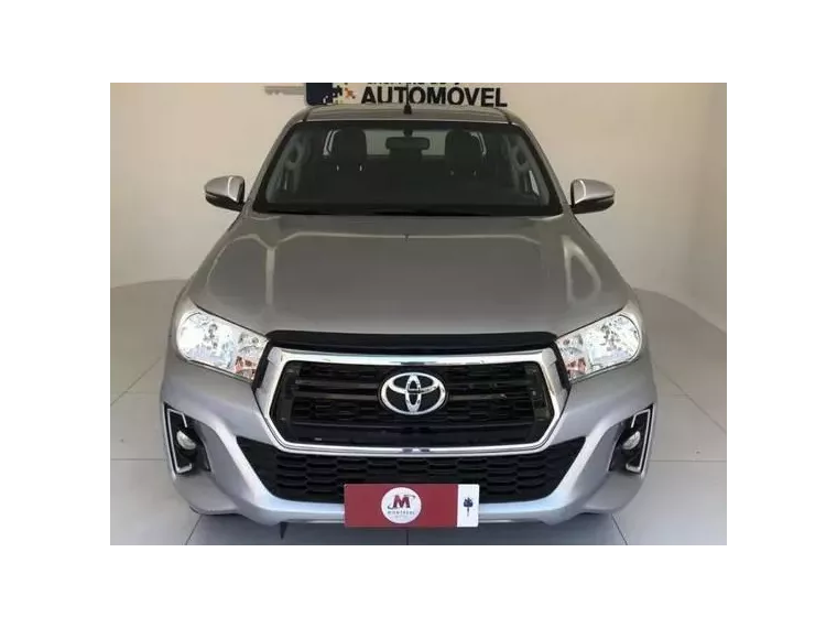 Toyota Hilux Prata 1