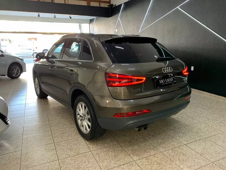 Audi Q3 Marrom 16