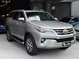Toyota Hilux SW4